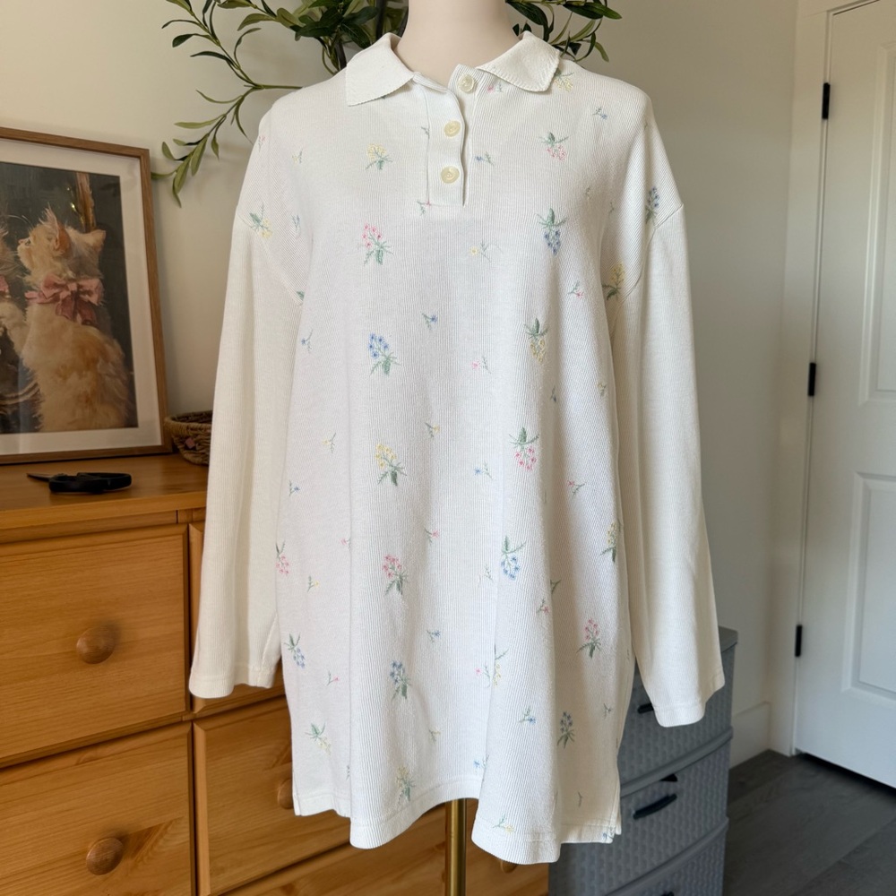 Teddi White Floral Sweatshirt oversized